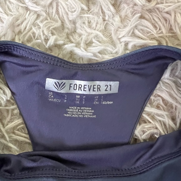 Forever 21 cropped active top - Picture 2 of 2